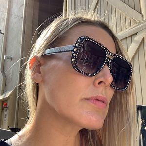 Meet your Posher, Alison